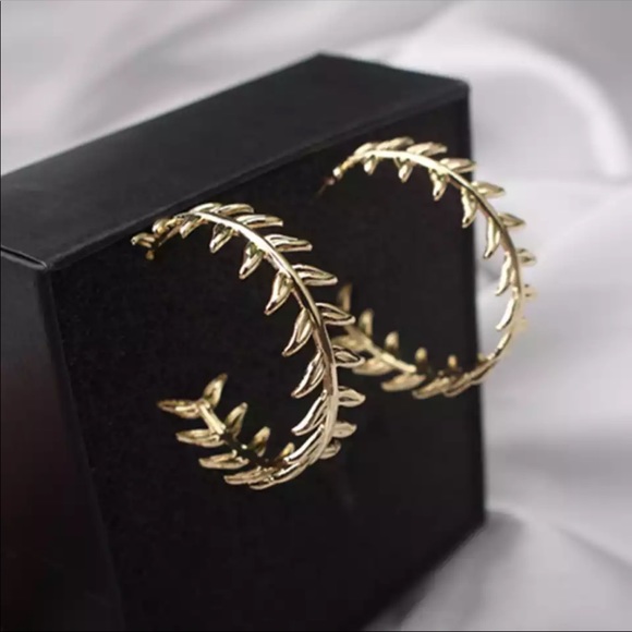 New Leaf Ear Climber Temperament Earrings - Picture 2 of 4